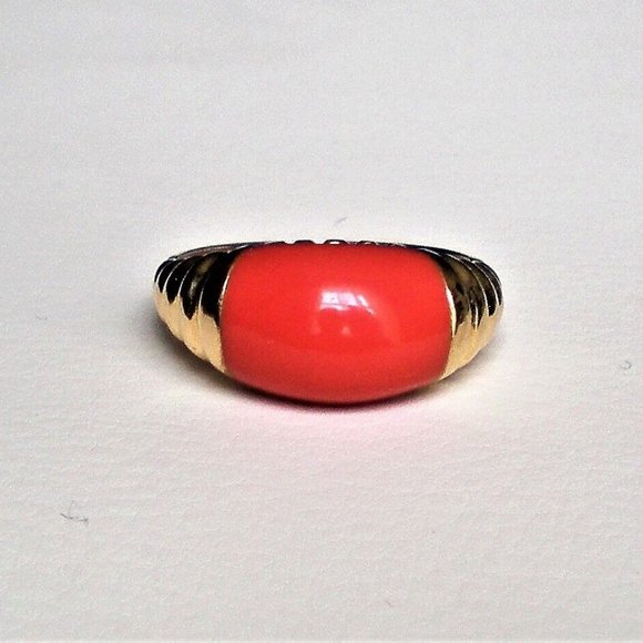 Vintage Solid 14K Gold Faux Red Salmon Pink Coral Swirl Shrimp Dome Ring